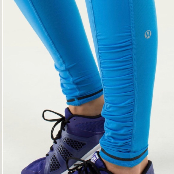 *SOLD* Lululemon Black Speed Up Ruffled Leg Pant - Picture 14 of 16